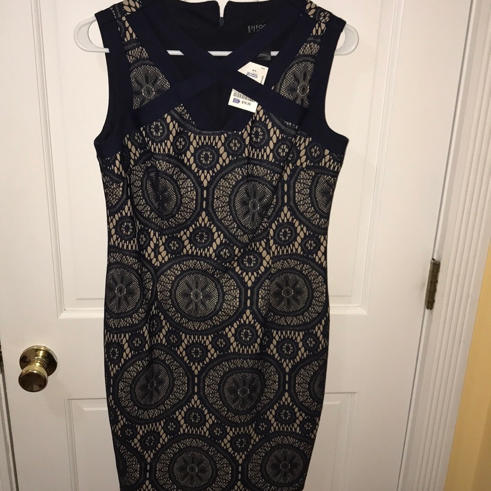 Cream and navy women’s size 8 midi dress